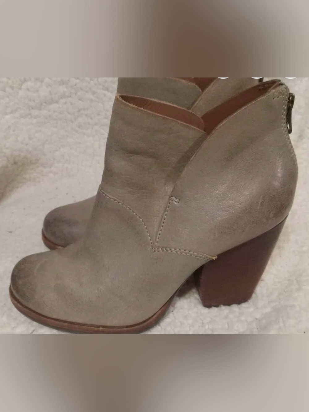Kork-Ease Castaneda Grey Women’s Gray Ankle Booties LN Size 8